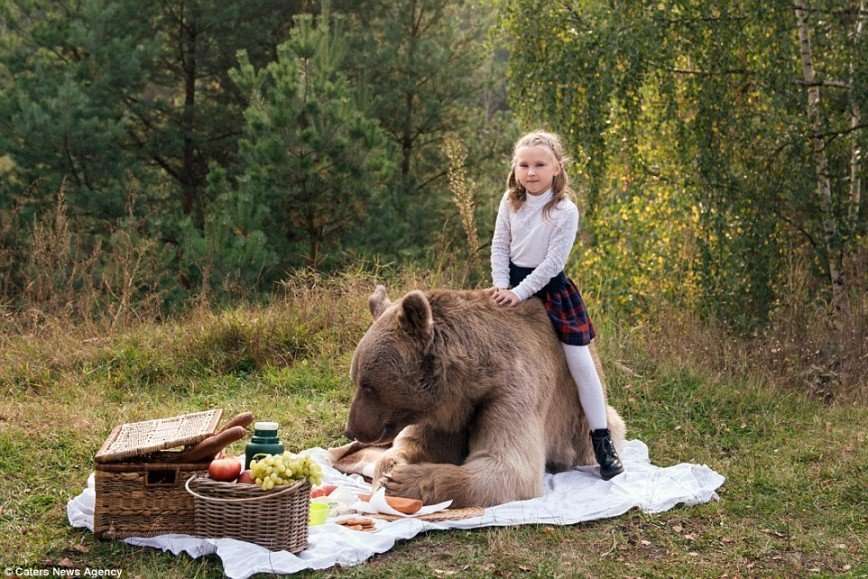 Невероятные фотографии пикника с медведем