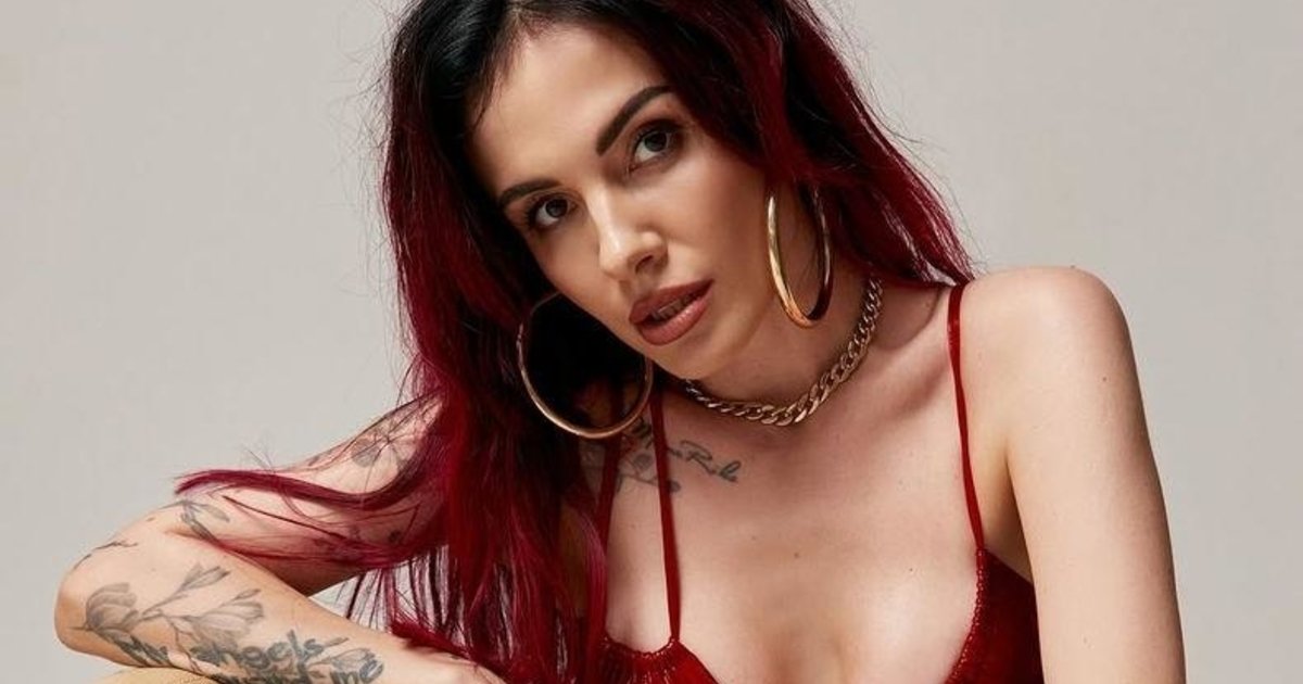 MamaRika знялася топлес і розсекретила, яку процедуру для тіла робить