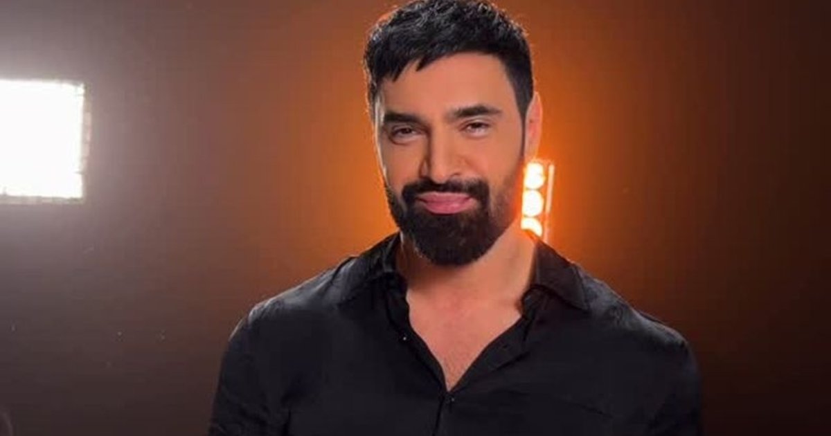 «Татко не здувся»: Козловський показав сталевий прес після місяця без спортзалу