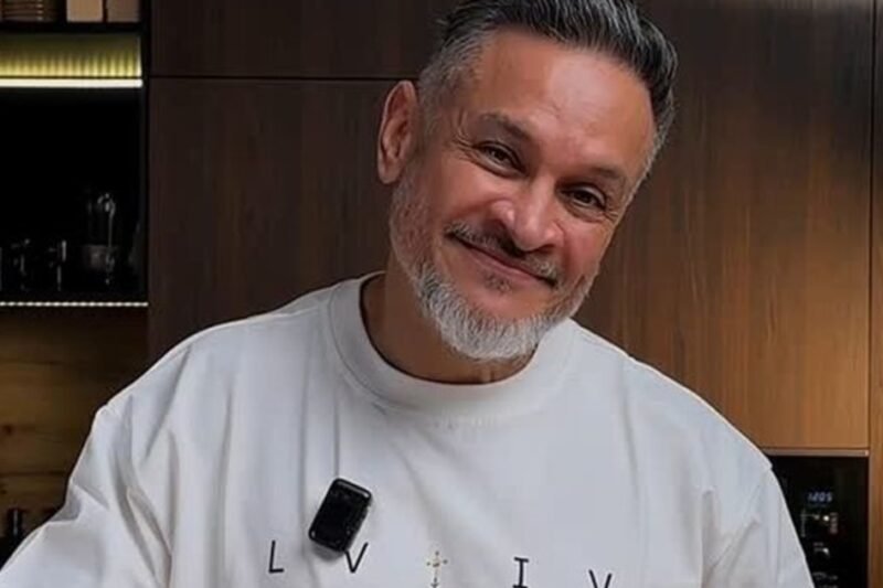 Ектор Хіменес-Браво показав обличчя після пластичної операції