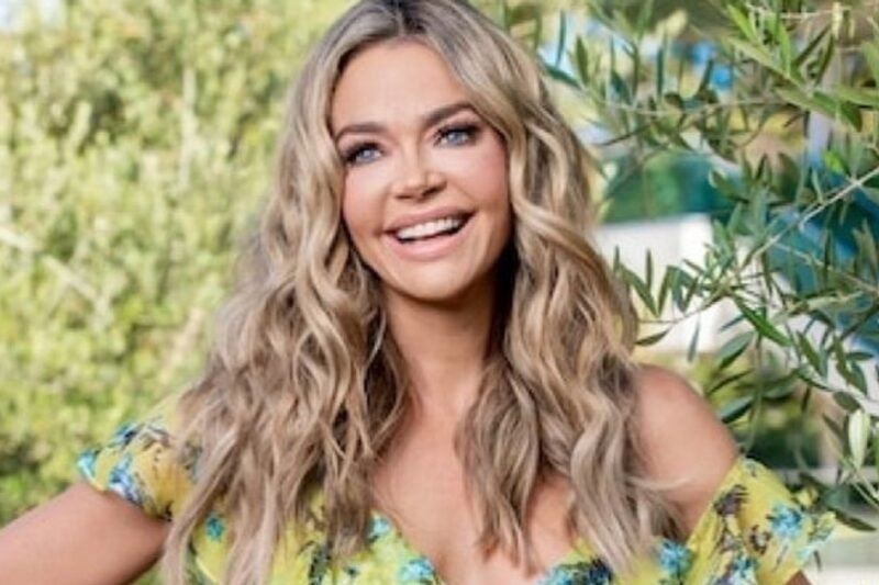 «Дівчина Бонда» Деніз Річардс зробила підтяжку обличчя та показала фото до та після